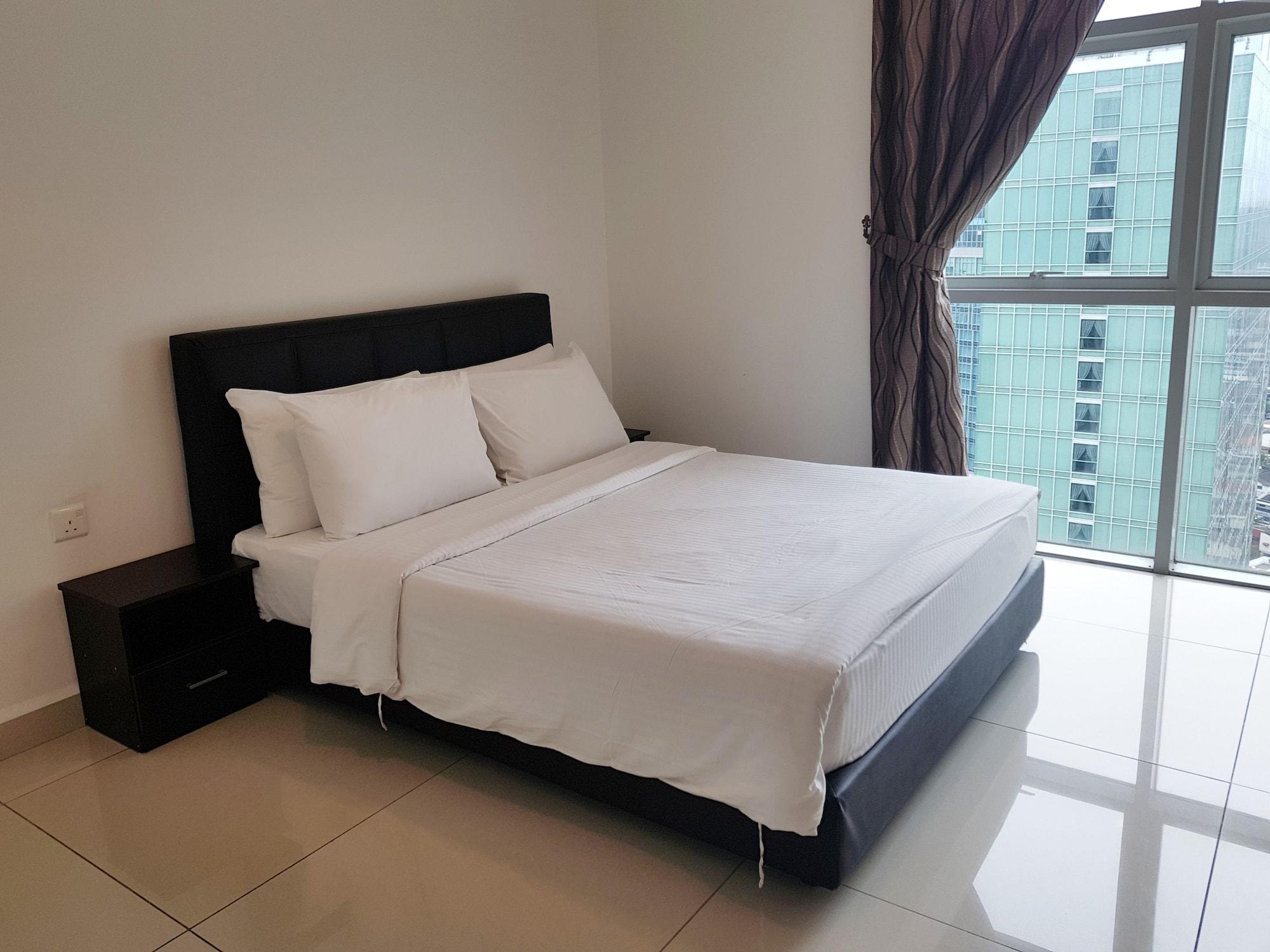 Ksl Hotel & Resort Τζόχορ Μπάχρου Εξωτερικό φωτογραφία A bedroom in a hotel