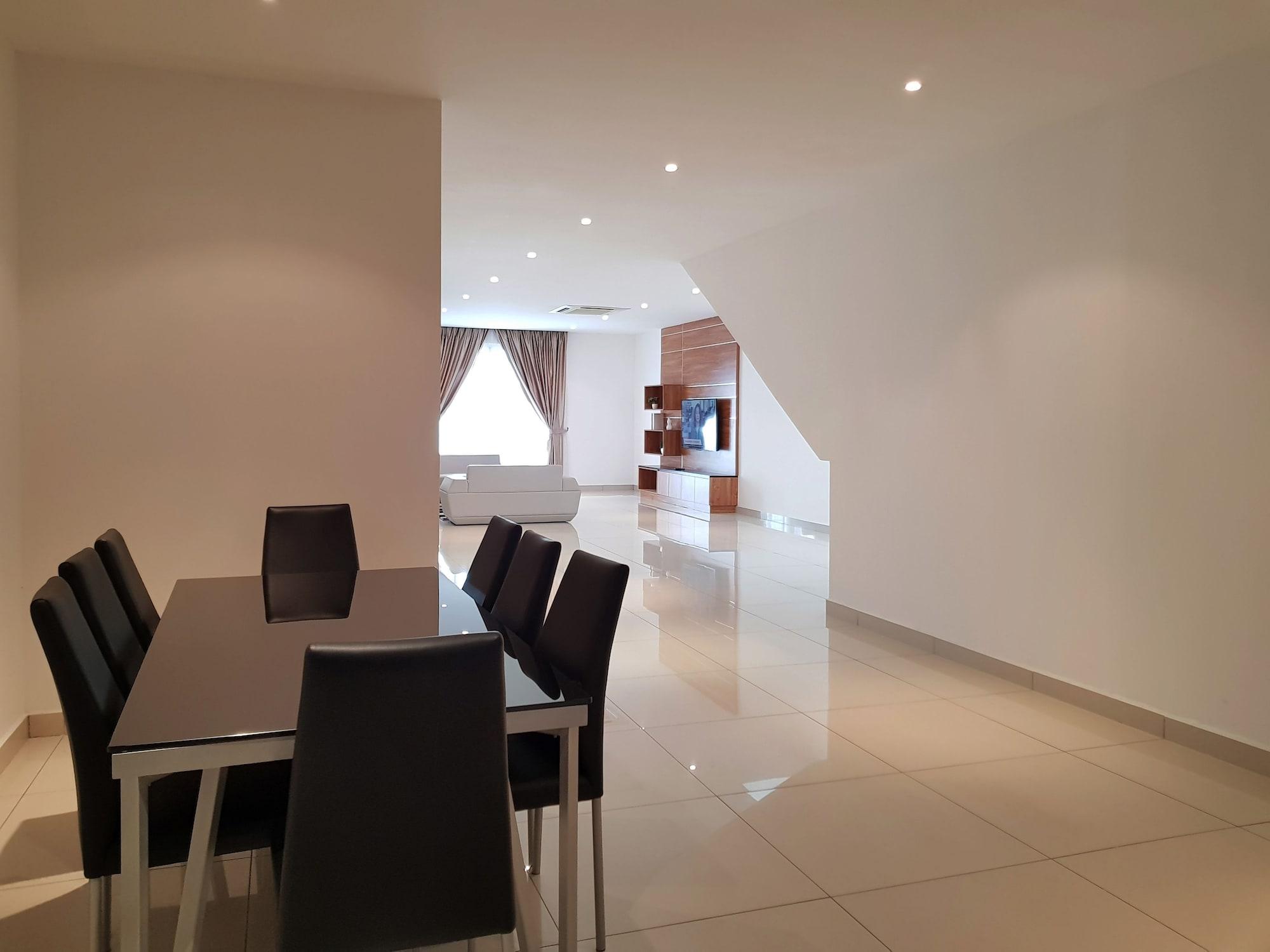Ksl Hotel & Resort Τζόχορ Μπάχρου Εξωτερικό φωτογραφία Interior of a modern apartment