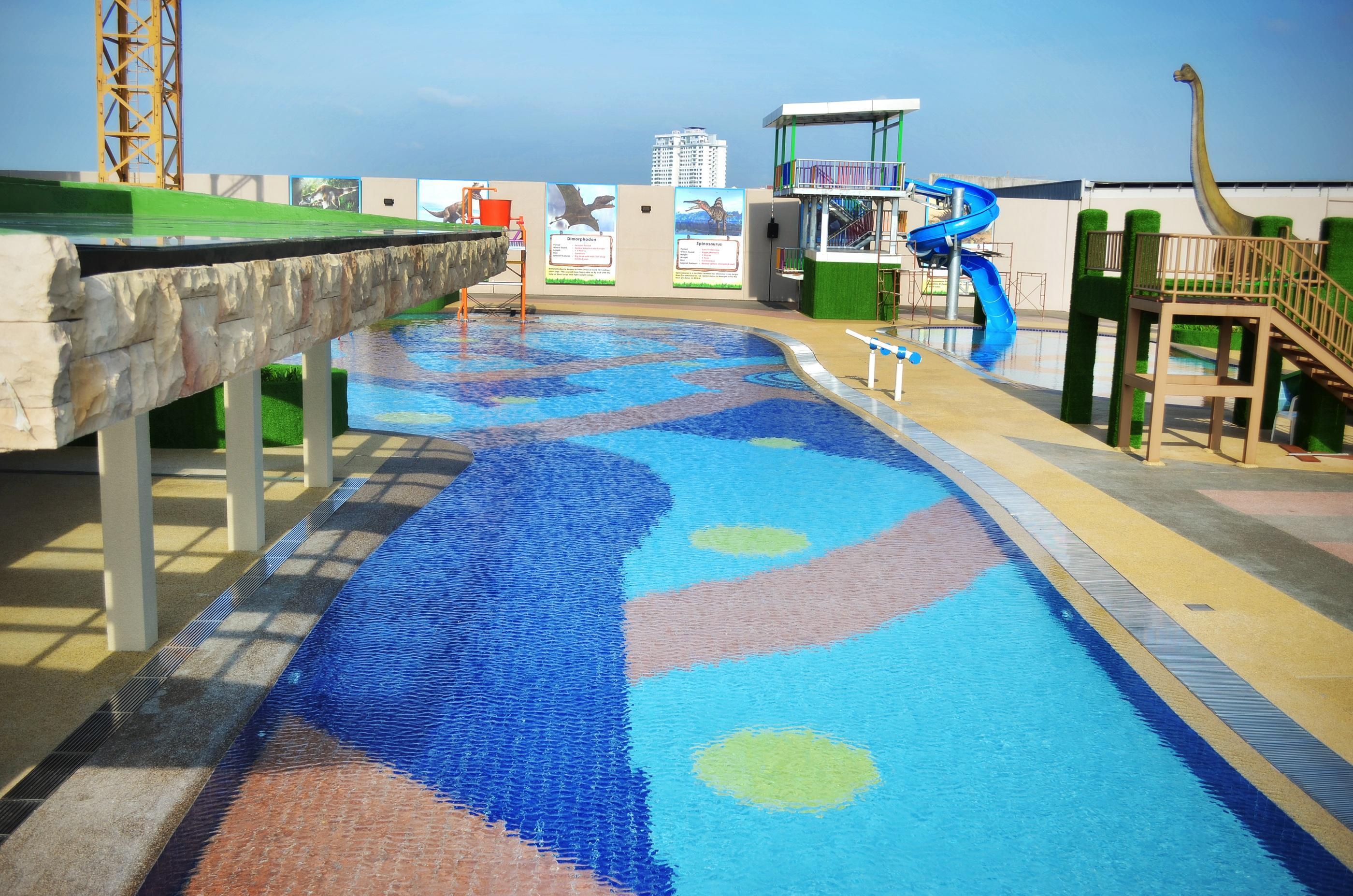 Ksl Hotel & Resort Τζόχορ Μπάχρου Εξωτερικό φωτογραφία The park's swimming pool