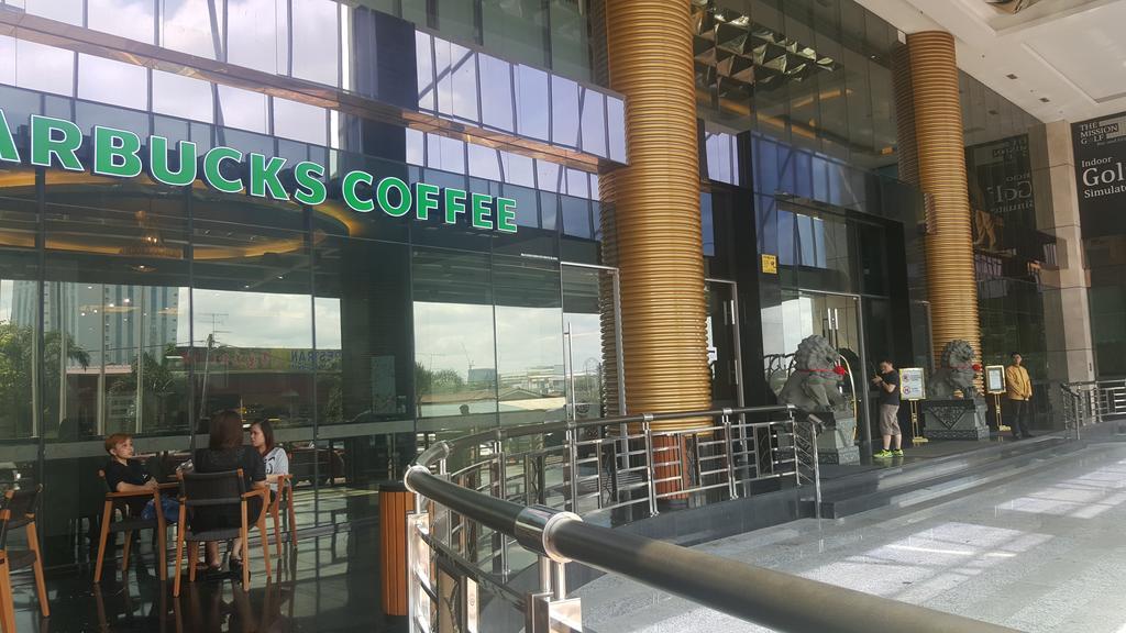 Ksl Hotel & Resort Τζόχορ Μπάχρου Εξωτερικό φωτογραφία Starbucks Coffee in Bangkok