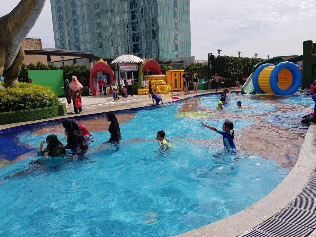 Ksl Hotel & Resort Τζόχορ Μπάχρου Εξωτερικό φωτογραφία Swimming pool