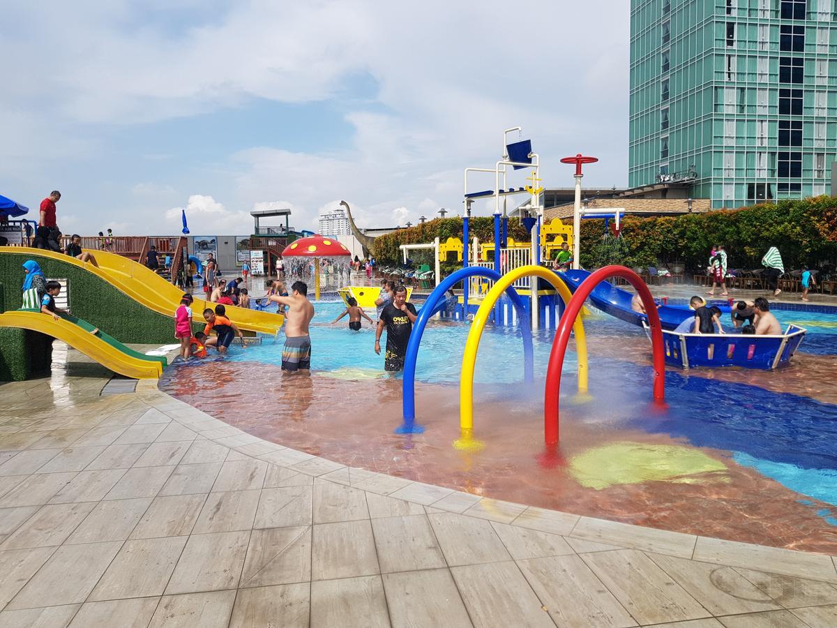 Ksl Hotel & Resort Τζόχορ Μπάχρου Εξωτερικό φωτογραφία The park in 2015